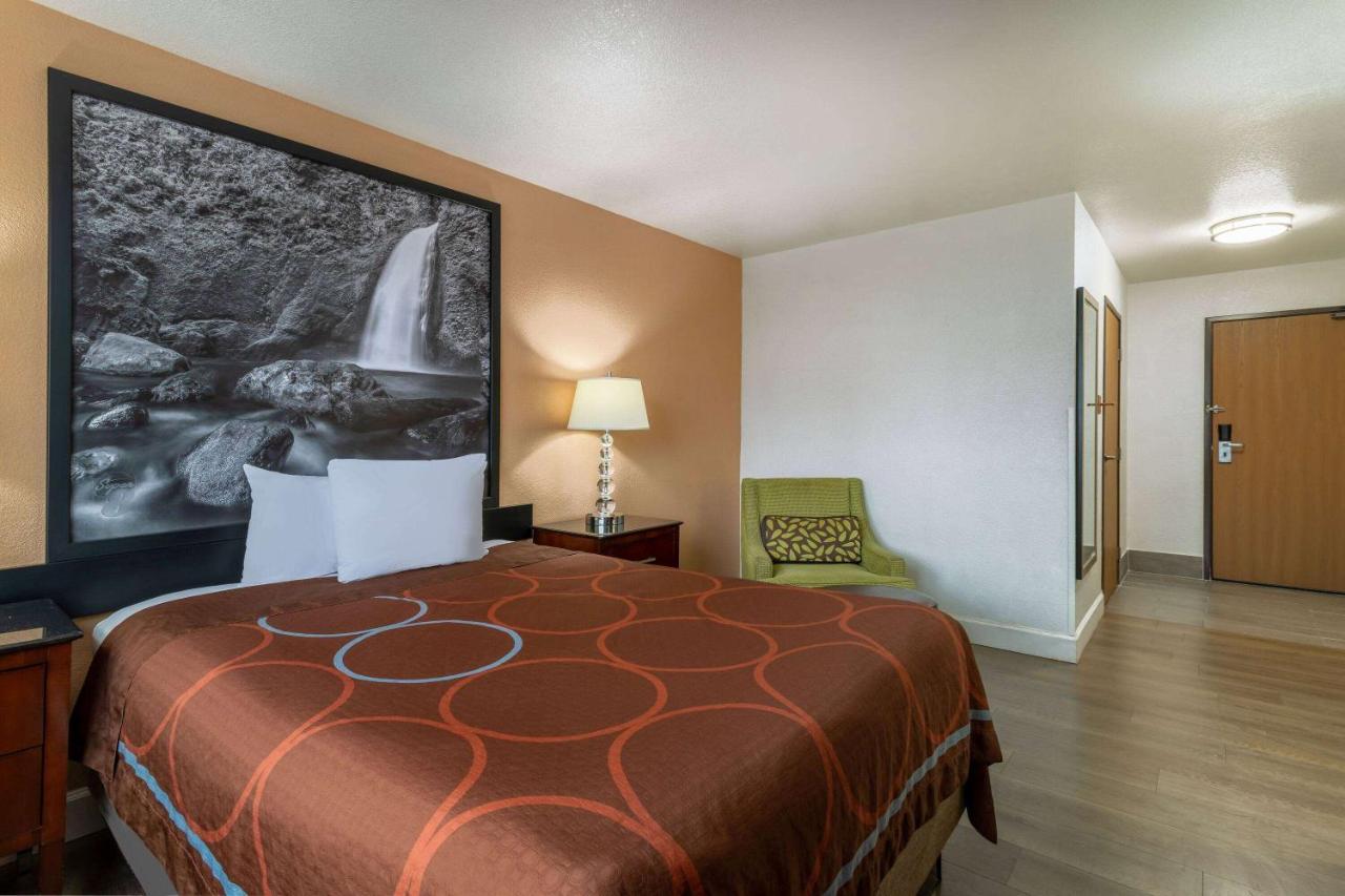 Super 8 By Wyndham The Dalles Or Exterior photo